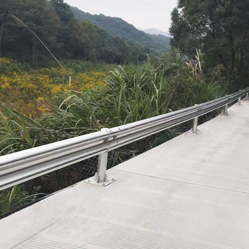 Balustrada din carton ondulat galvanizat