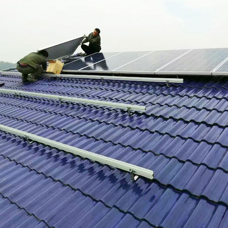 Acoperiș în pantă (acoperiș din țiglă) suport solar