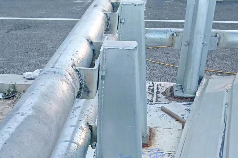 Parapet de pod